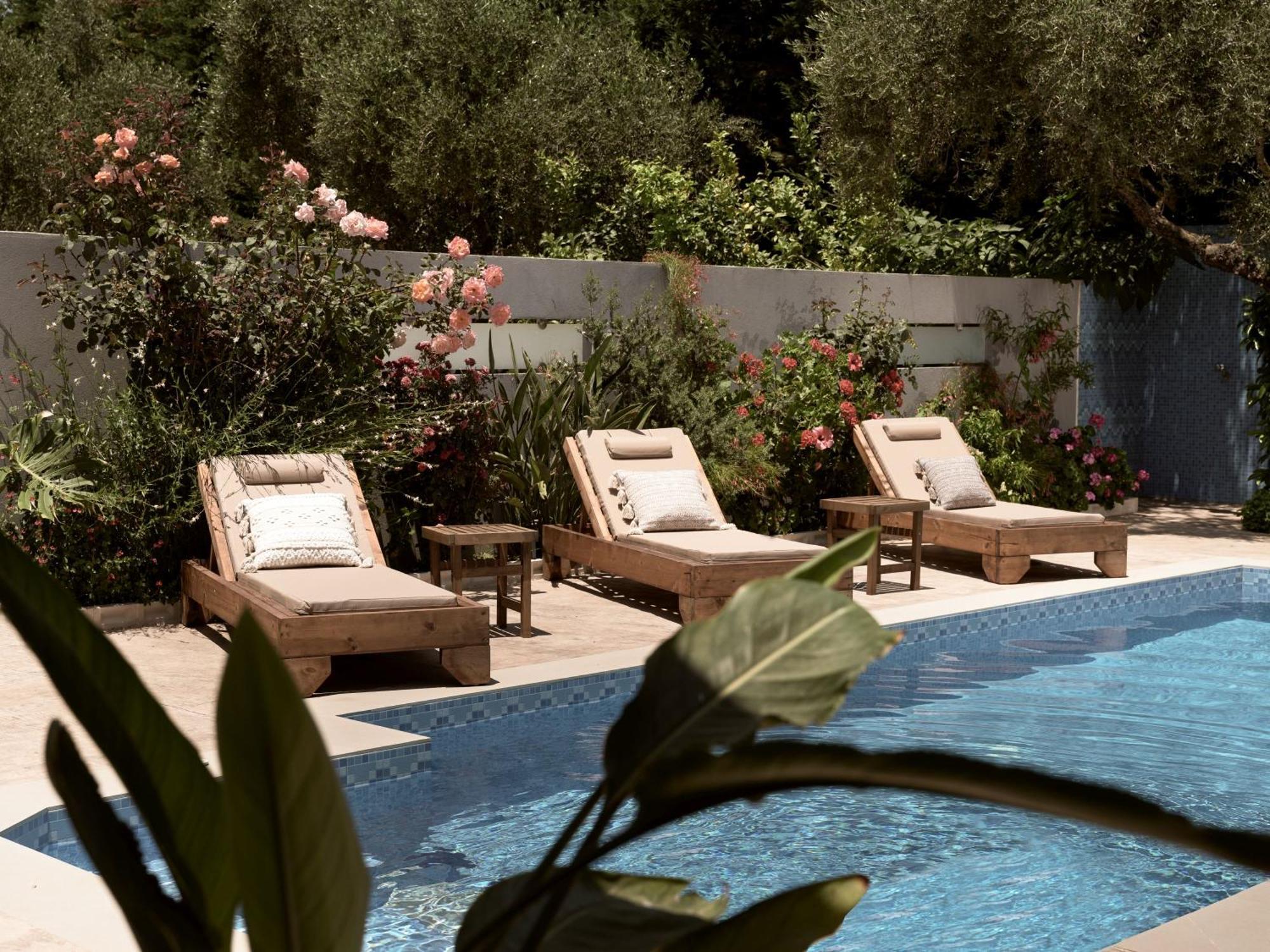 Jasmine With Private Pool Planos